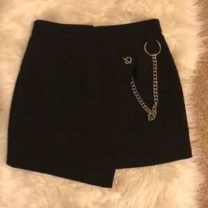 Envelope chain skirt